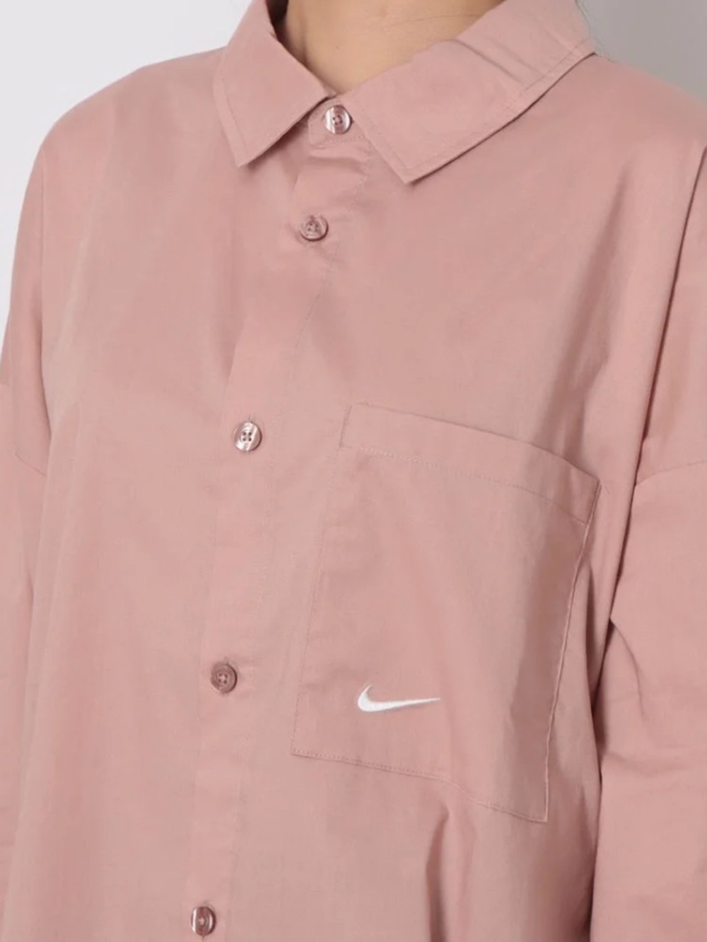 Nike Chill Poplin Button-Up Loose Fit Casual Sport Shirt Size Small Pink